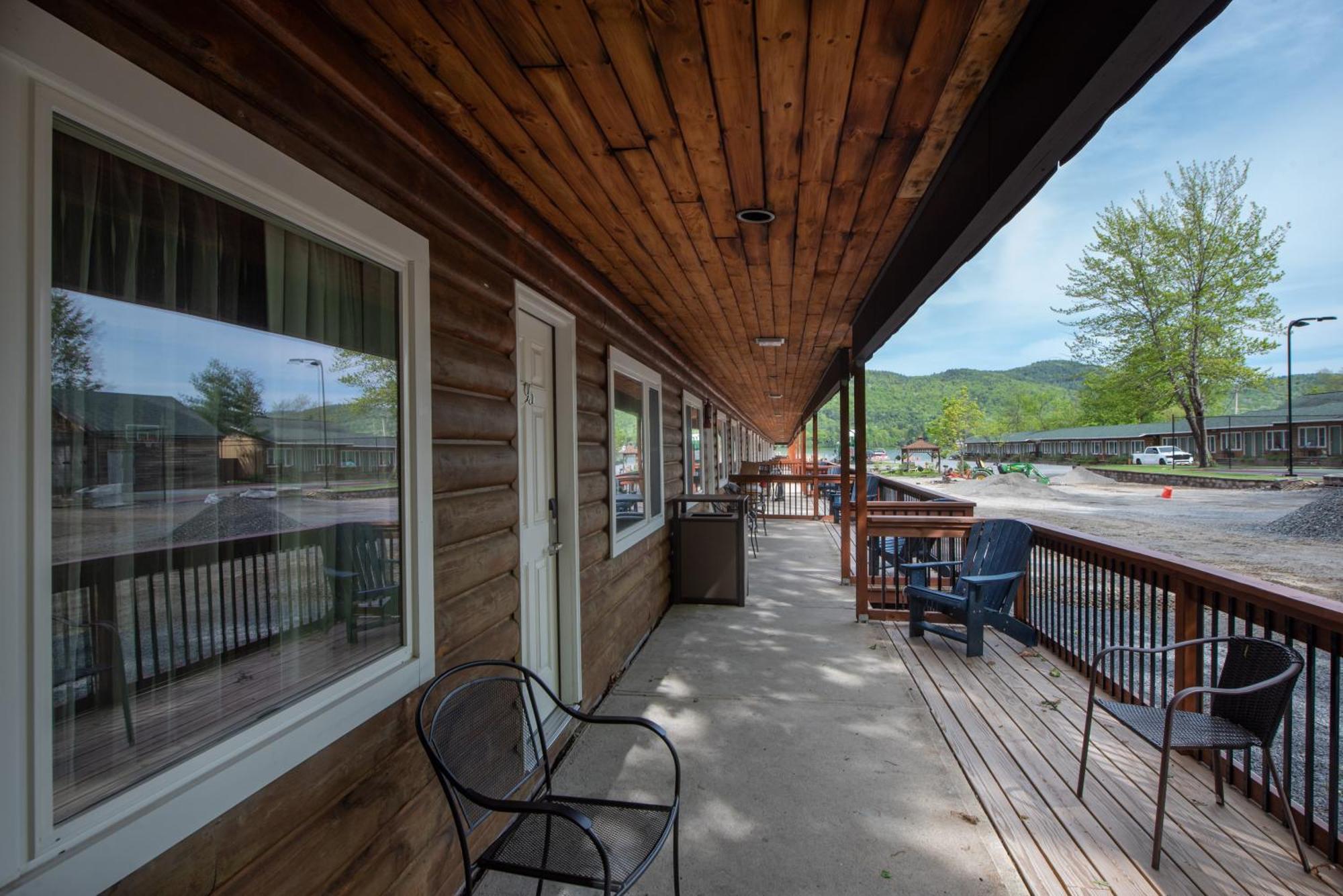 Scotty'S Lakeside Resort Lake George Exterior photo