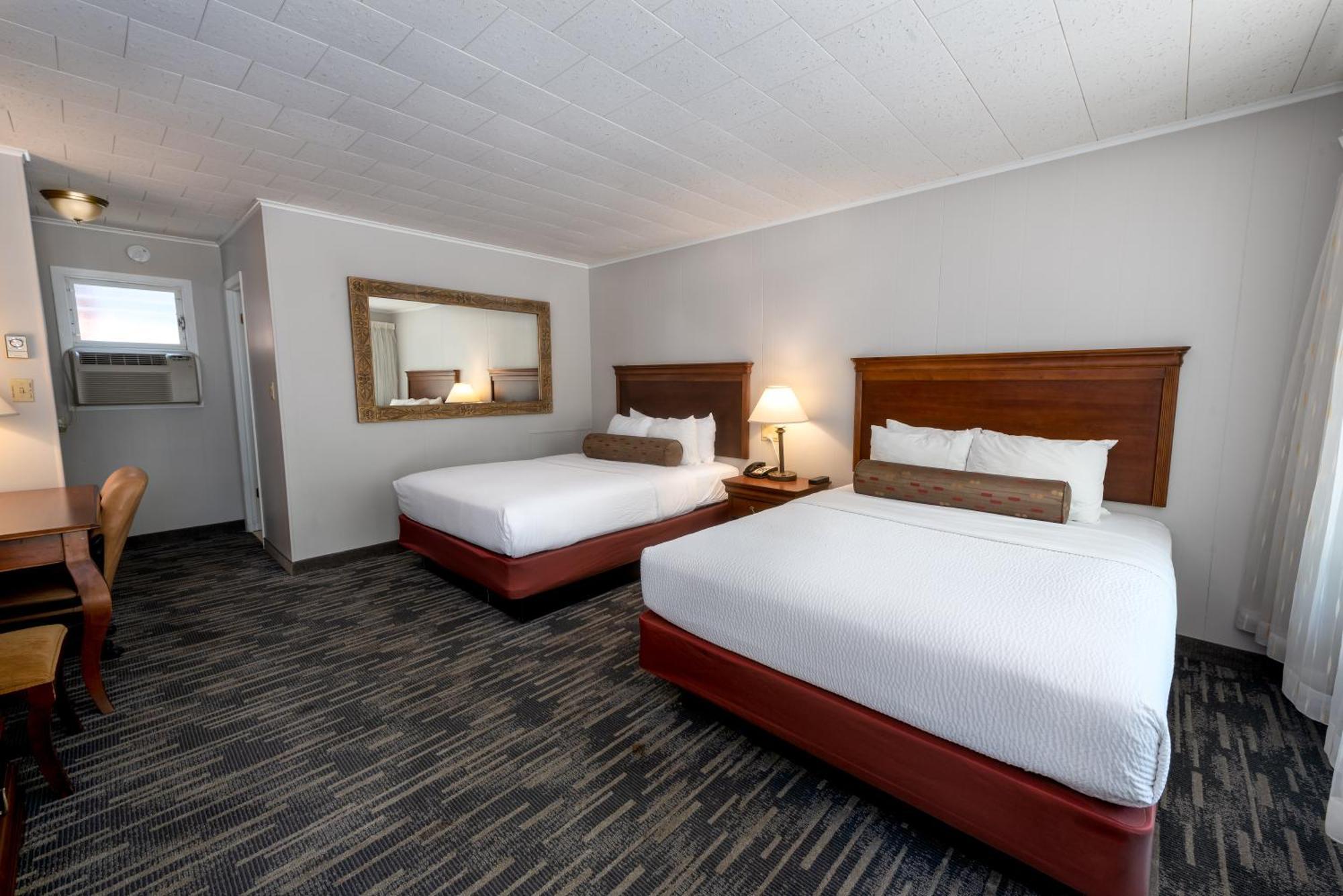 Scotty'S Lakeside Resort Lake George Exterior photo